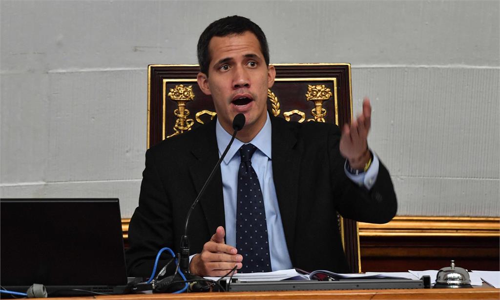 委內瑞拉總統雙胞案風波延燒 最高法院對「臨時總統」發布旅遊禁令