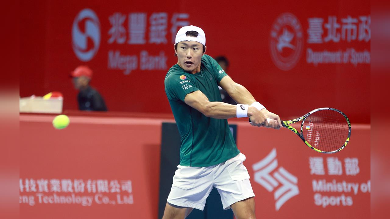 網球(影)/華國三太子盃男單16強戰況膠著!台灣好手許育修一路拉鋸激戰3盤落敗