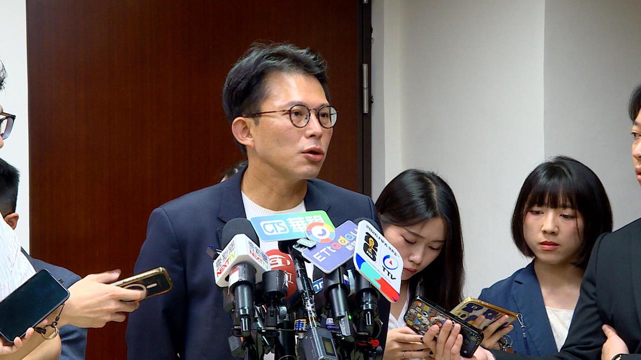 新書挨轟消費戰友　黃國昌不道歉反嗆：是忠實還原