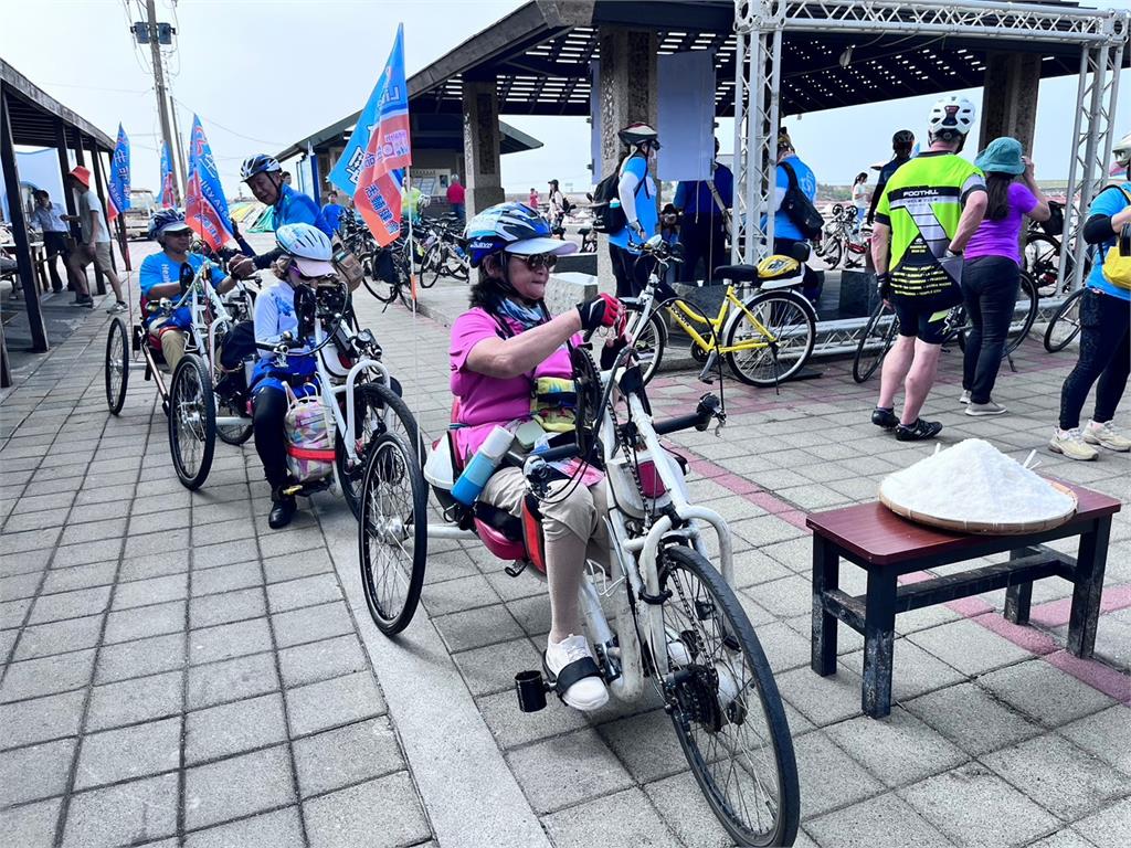 自行車／美台日三國騎士公益環島行無礙　享盡台南夕鹽段明媚風光