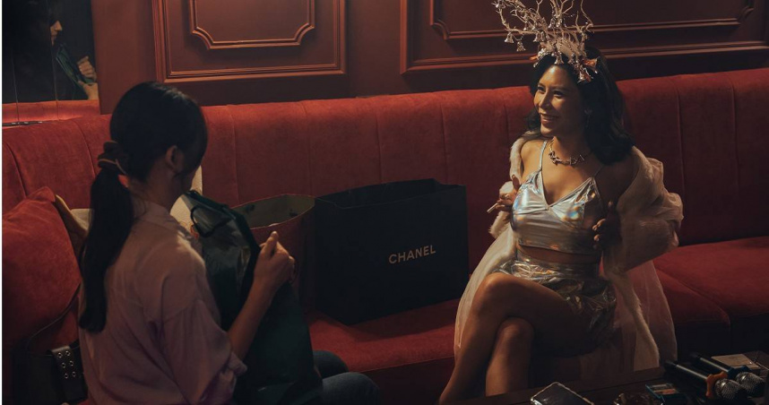 艾怡良要求胸部又大又挺　牽扯出「百年巨乳史」