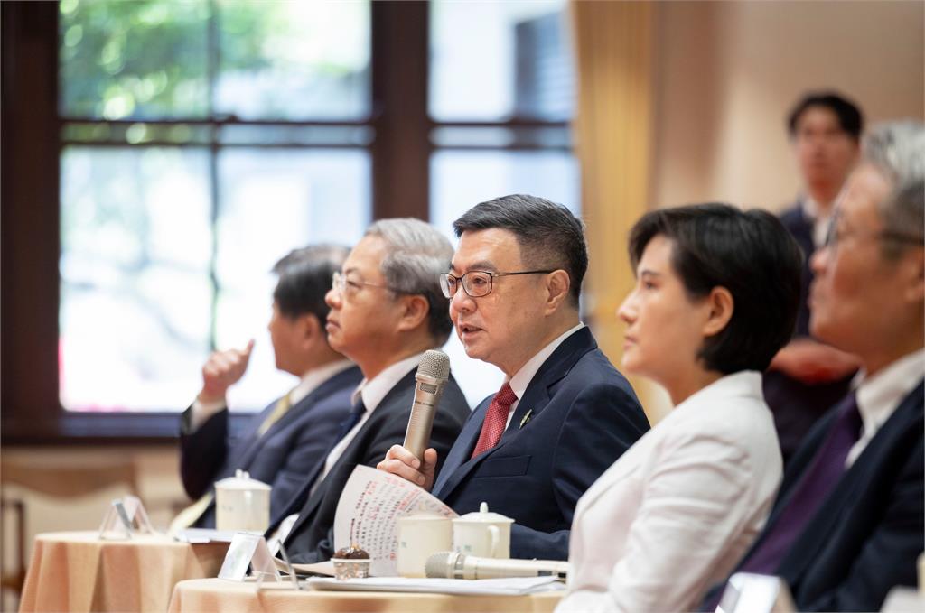 快新聞／內閣任職週年　卓榮泰「經費不足」：只能準備杯子蛋糕