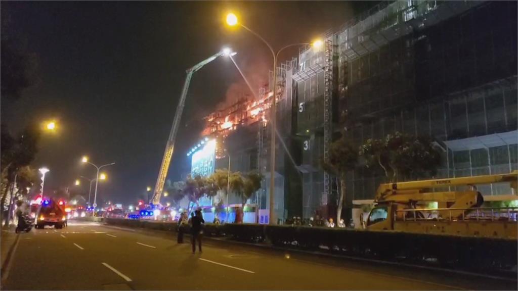 烏日高鐵重劃區建案火警 F2棟六樓全面燃燒