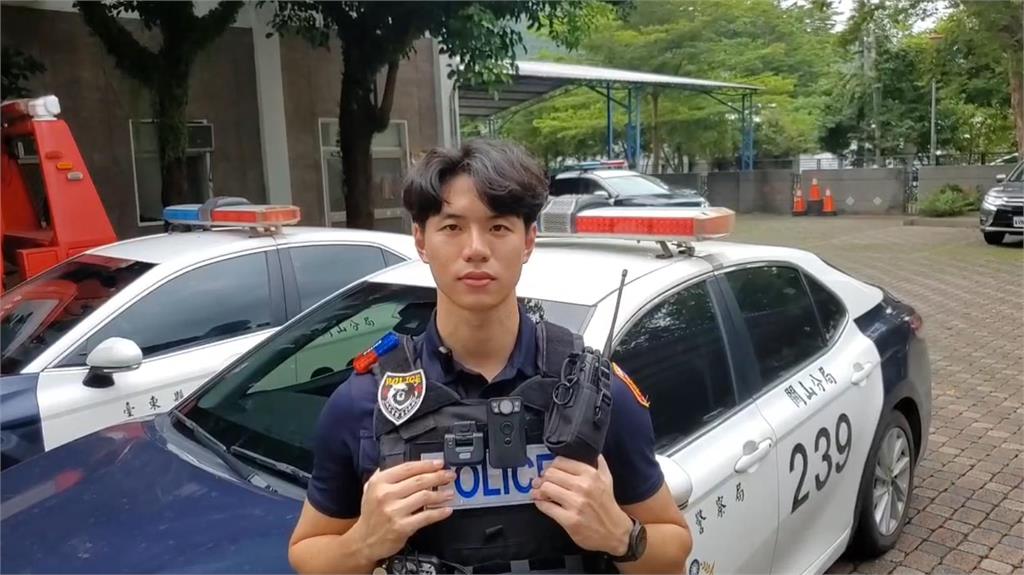 快新聞／好帥！高雄旅客碰上輕微車禍　台東警赴場處理成旅遊亮點