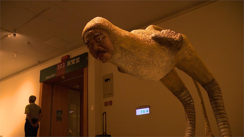 高雄市立美術館展出大師雕塑 本土藝術家許自貴也開展