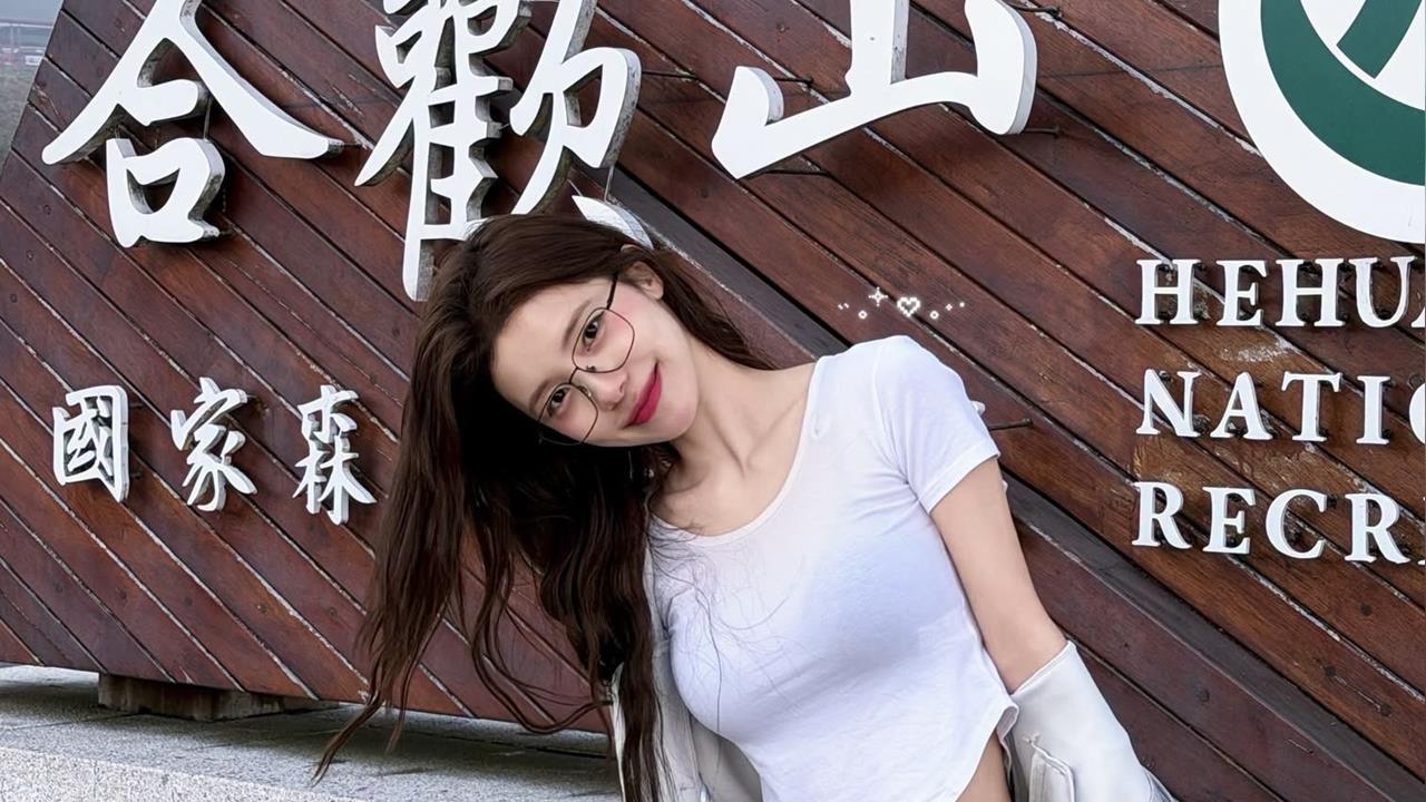 李多慧圓夢武嶺！車上意外翻出「姊姊的碗粿」　經紀人笑喊：變18禁