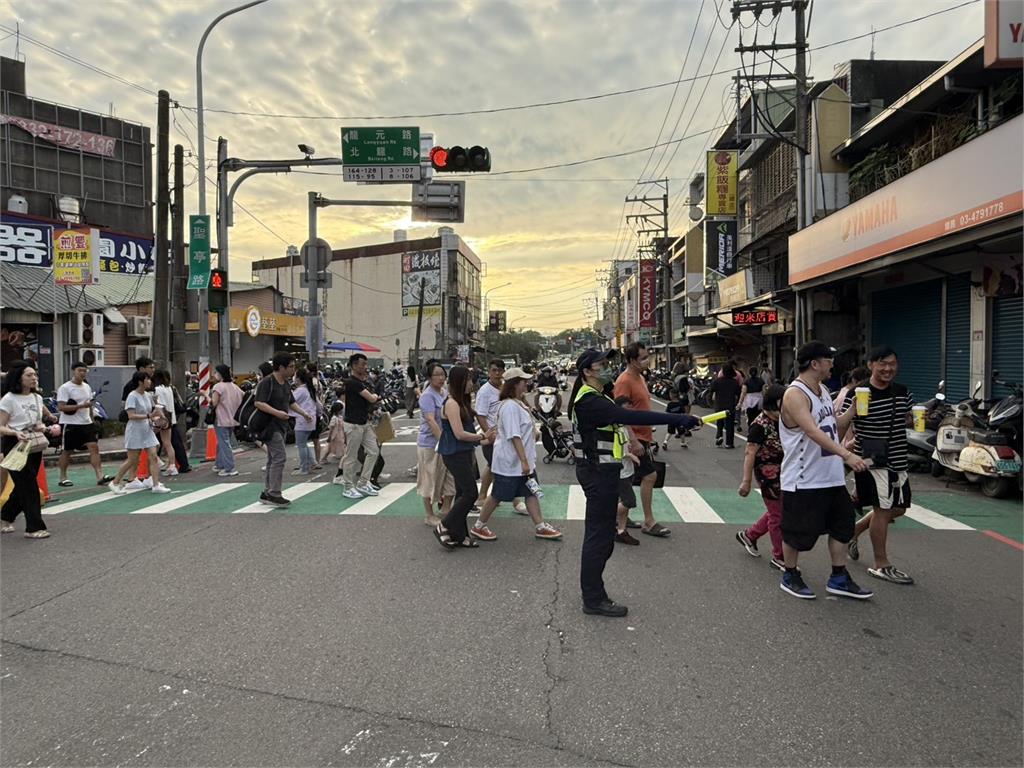 迎接中秋連假!龍潭警前進觀光熱點 籲民眾改走替代道路