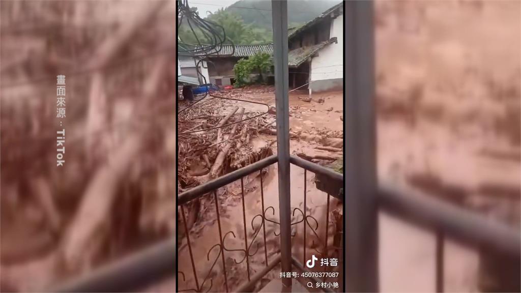 雲南土石流4人被活埋  內蒙古山洪爆發露營遇死劫  11死