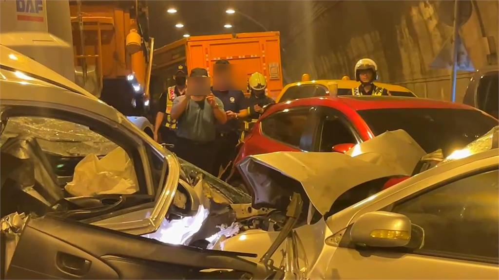 快新聞/來台遊玩遇車禍!宜蘭新澳隧道17車連環撞 3名南韓人輕傷