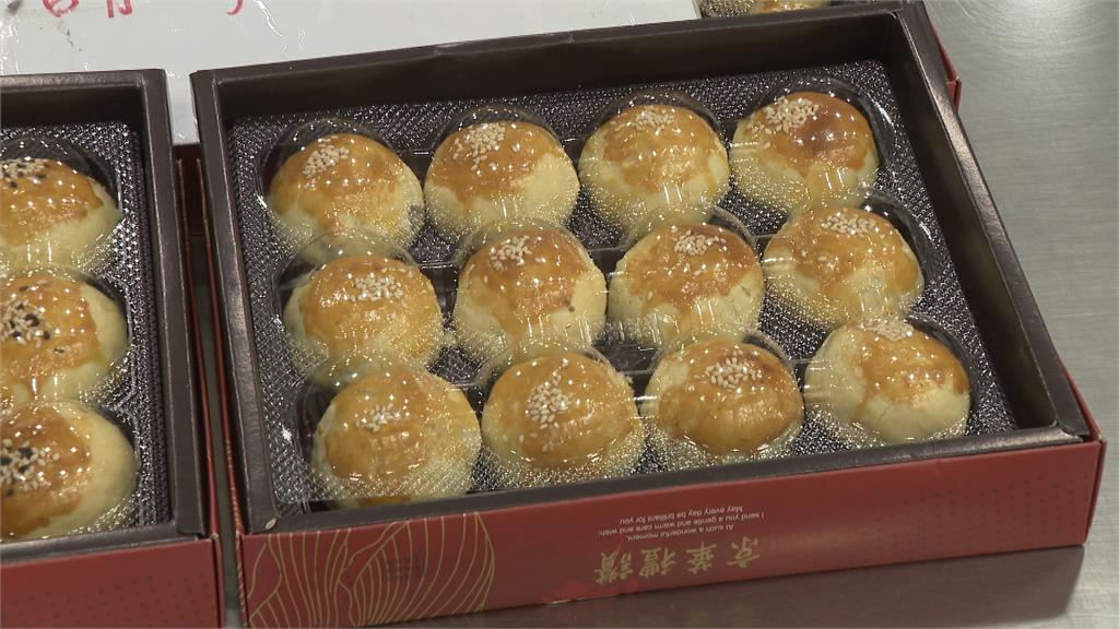 撐不住！小潘蛋糕坊喊漲　鳳梨酥貴1元、蛋黃酥漲3元