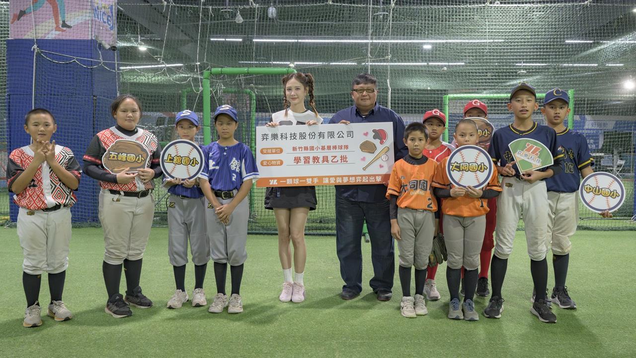 安心亞暖心報喜！化身愛心大使親切請教 坦言被「棒球夢」感動