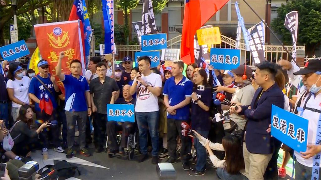 八百壯士聲援藍委占議場 台灣國轟「不倫不類」