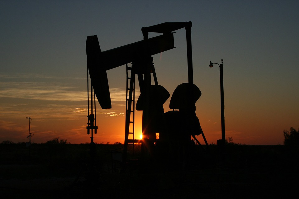 OPEC+增產會議談判破裂喬不攏　阿聯沙國兄弟內鬨油價飆6年新高