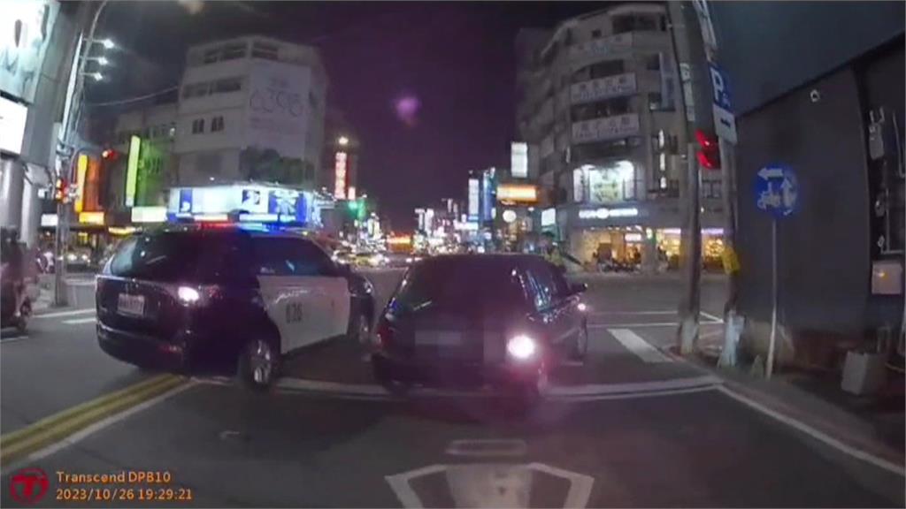 持毒兄弟檔拒檢還意圖撞警車　妨害公務罪加一等