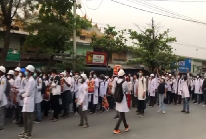 2全民盟成員疑遭虐死 緬甸醫護清晨示威