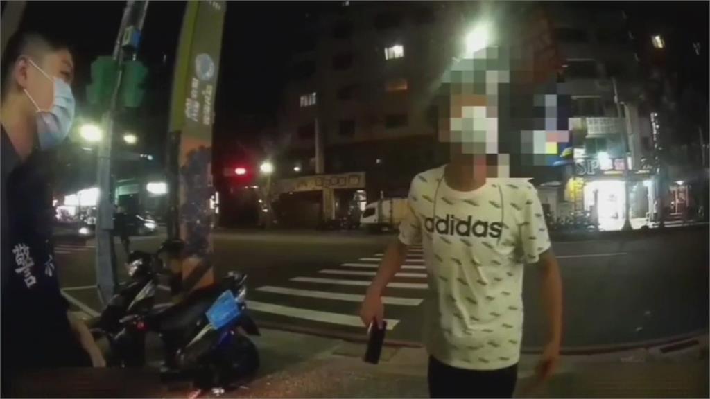 喝醉持刀鬧超商警制伏 修車廠員工持鐵棍退酒空