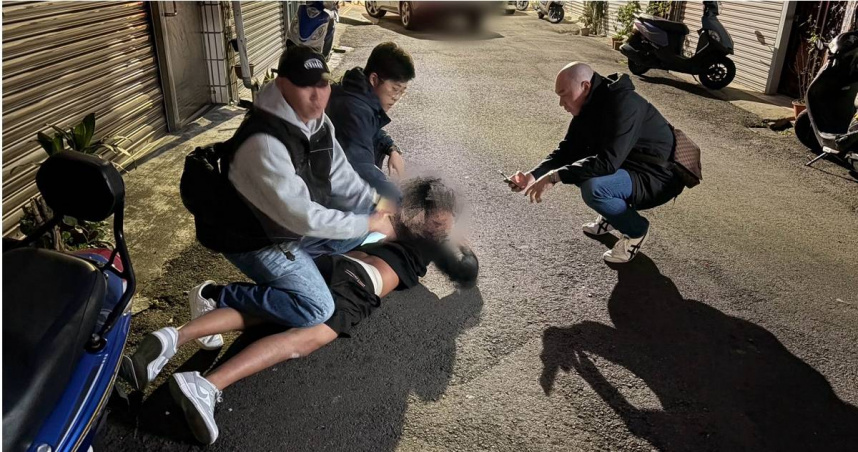 男掏400萬買泰達幣遭搶！他死命護住遭噴辣椒水　警衝台中逮人