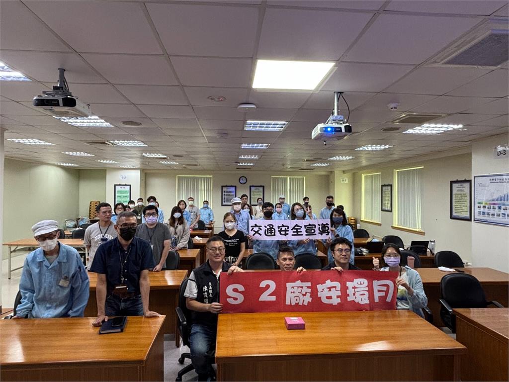 龜山警宣導團出動 強化欣興電子員工交通安全觀念