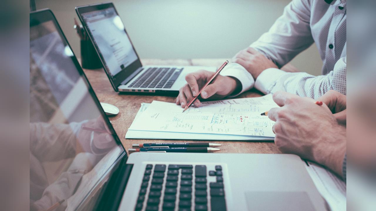 普發紙本全民安全指引 內政部:避免斷網停電危機