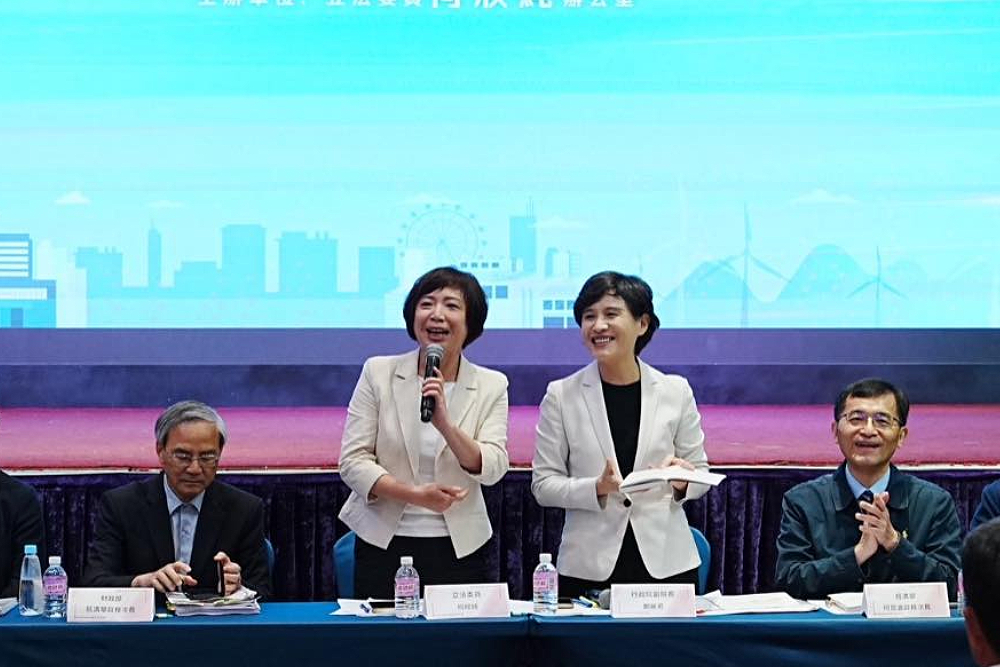 【布局台中2-1】何欣純勤跑29區展魅力　民進黨拚市長大位要靠奇招