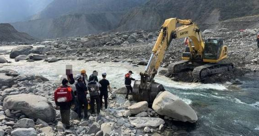 瓦筏哈橋通不到1月驚傳墜橋 男騎士撞護欄「直墜12米高河床」