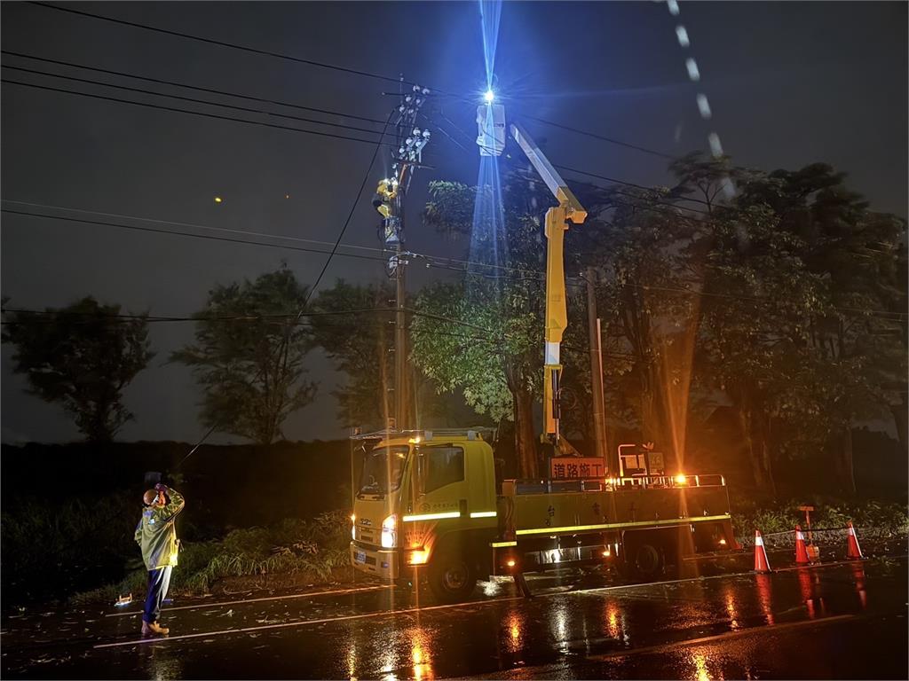 快新聞／「山陀兒」停電災情嚴重！台電緊急復電13萬戶