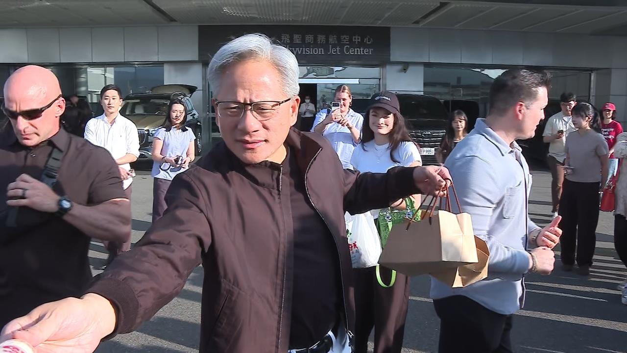 黃仁勳提前空降台灣!抵台第一件事不是吃美食 衝去「養龍蝦」