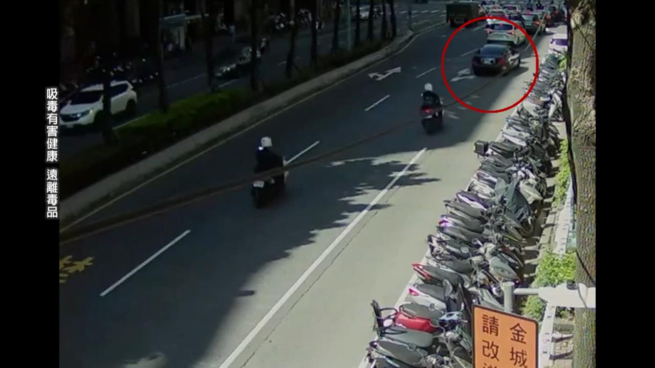 新北毒駕自撞火燒車 警民合作破窗逮人