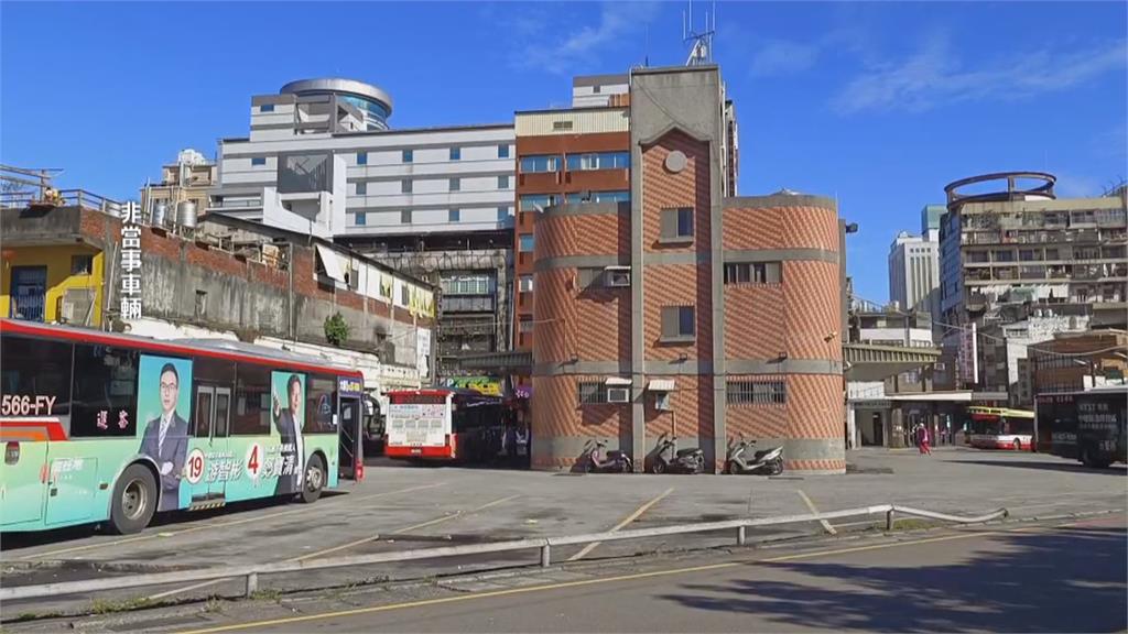 上車失敗！公車門夾書包　女學生遭拖行10米全身傷