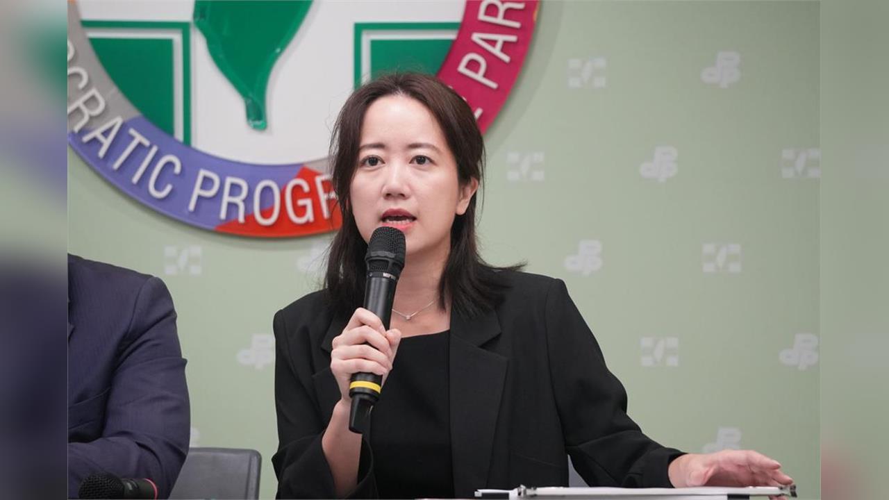 快新聞／最親民總統布條遭抹黑　民進黨反擊：KMT只會惡鬥不會做事