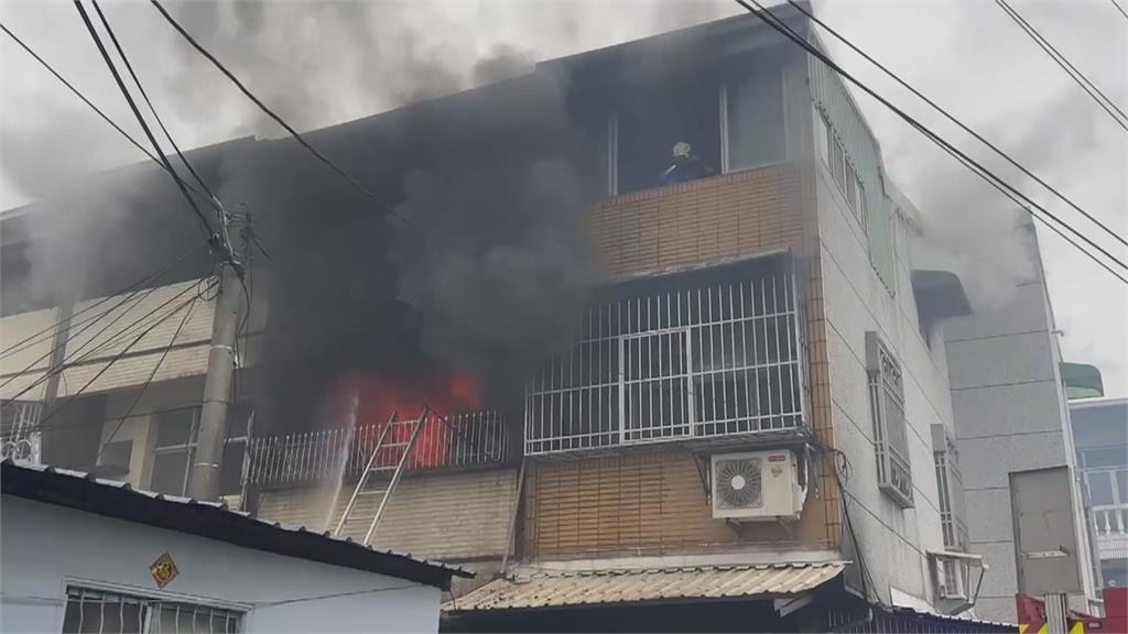 台南民宅電線走火　屋主一度受困　９隻愛貓生死未卜