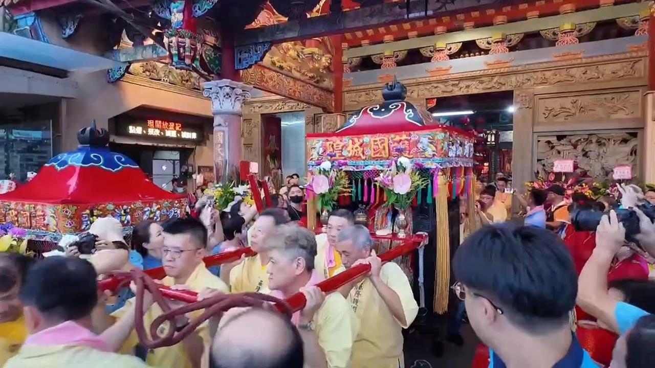 基隆年度民俗盛事「城隍夜巡」　１８０公斤巨型鹹光餅車超吸睛
