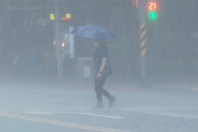 快新聞／<em>颱風</em>艾維尼最快今成形　下週二防鋒面挾豪大雨