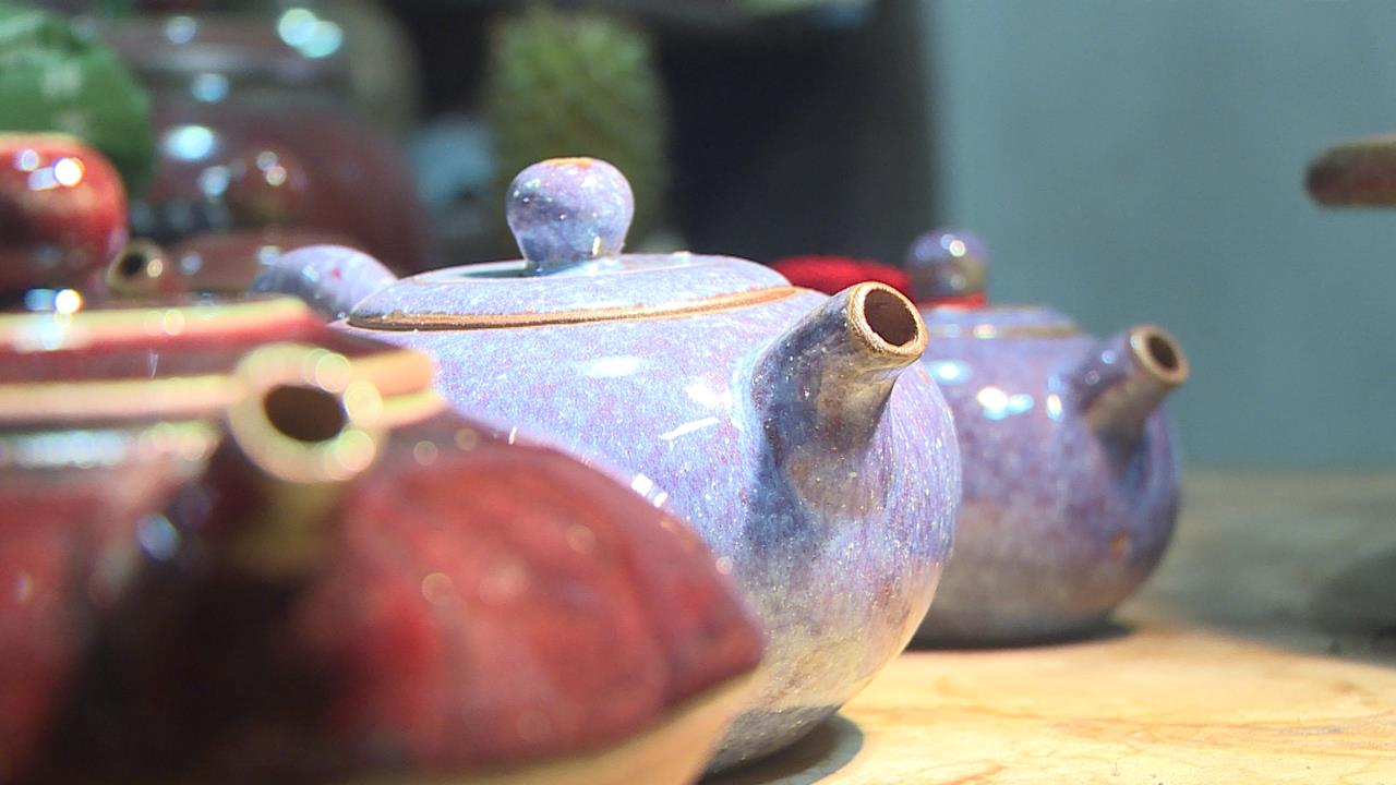 冰雕師轉型陶藝創作！５年沒收入成功燒出紅紫鈞釉茶壺