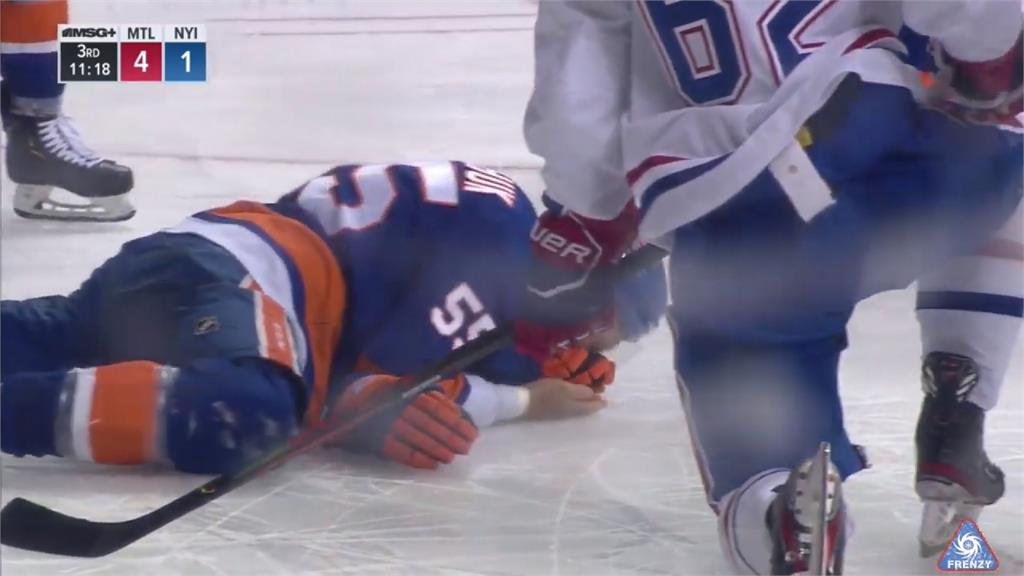 怵目驚心！美國職業冰球意外 選手遭冰刀踢臉縫90針 