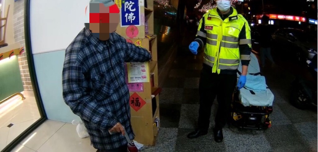 阿北寒流獨坐超商2天！台中警查是「失蹤人口」　急尋家屬得知洋蔥真相