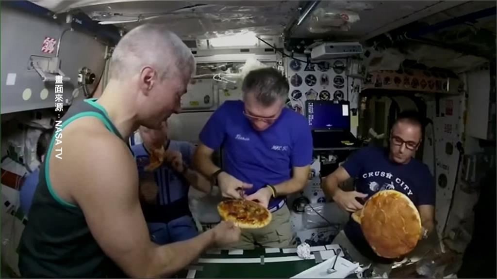 無重力狀態下吃披薩！<em>NASA</em>補給船攜3.7噸物資 烤箱也上太空