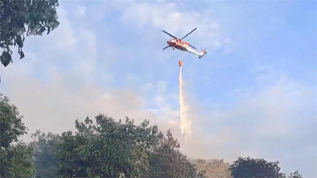 南投公墓燃燒引發「火燒山」　台東直升機支援灌救、控制火勢
