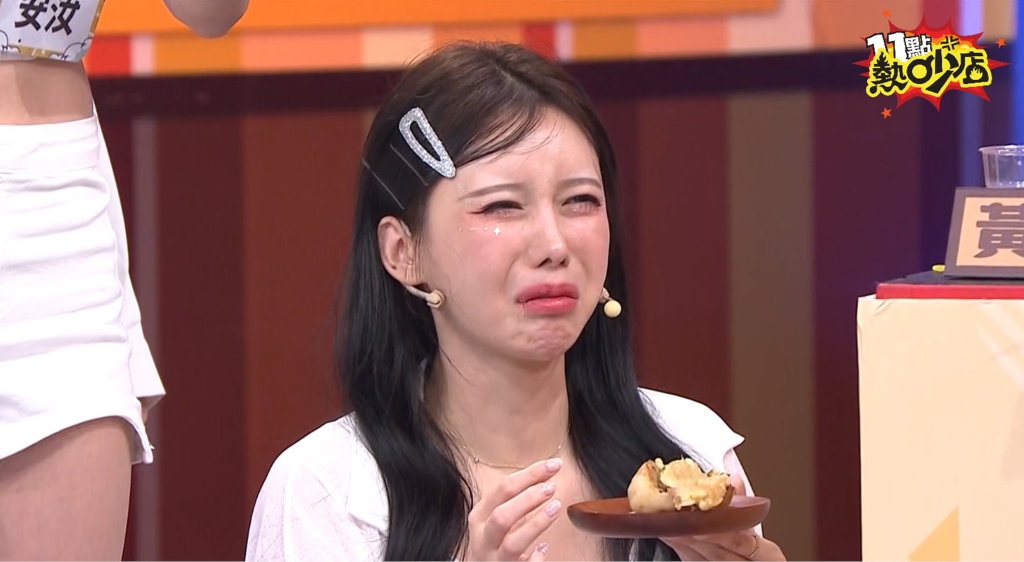 李雅英愛上台灣夜市!狂嗑獵奇食物「蹲地作嘔」形象崩