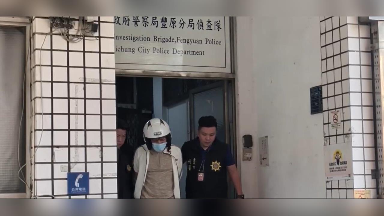 快新聞／豐原割喉情殺！62歲傅男依殺人罪嫌移送中檢　神情疲憊畫面曝光