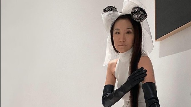 「婚紗女王」王薇薇率員工穿烏克蘭國旗反戰 網感動狂刷愛心致謝!