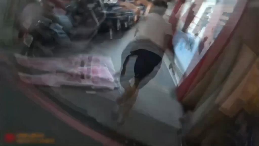 保大警街頭追逐逮逃逸移工　小男童目睹過程比讚喊帥