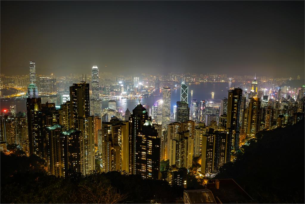快新聞／酒吧感染約有80例 香港今晚6時起酒吧停業兩週