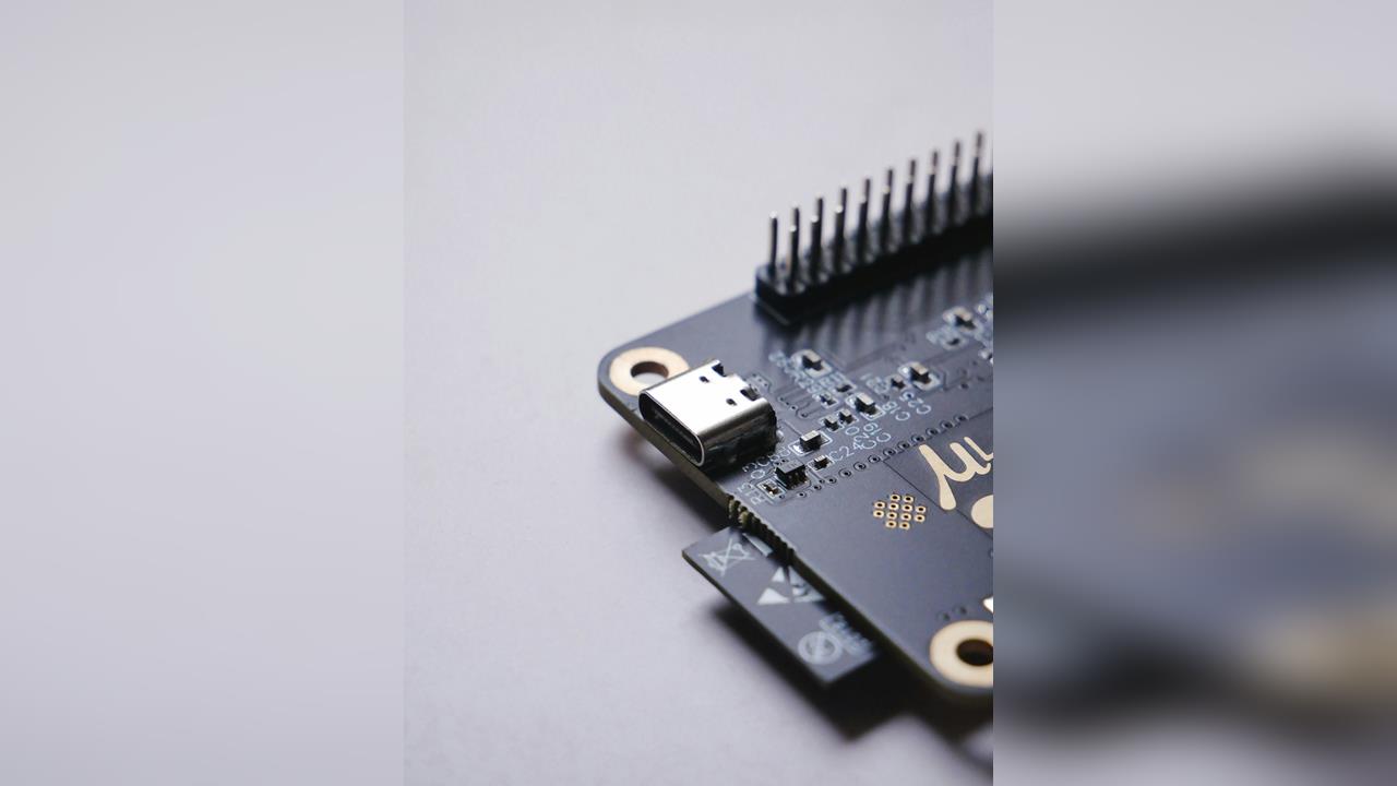 北科大攜手研華　3年2500萬培育AI物聯網人才