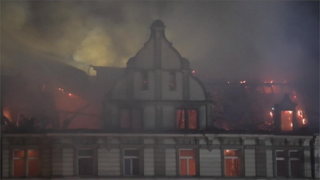 瑞士蘇黎世商業大樓半夜竄火舌 未傳出傷亡