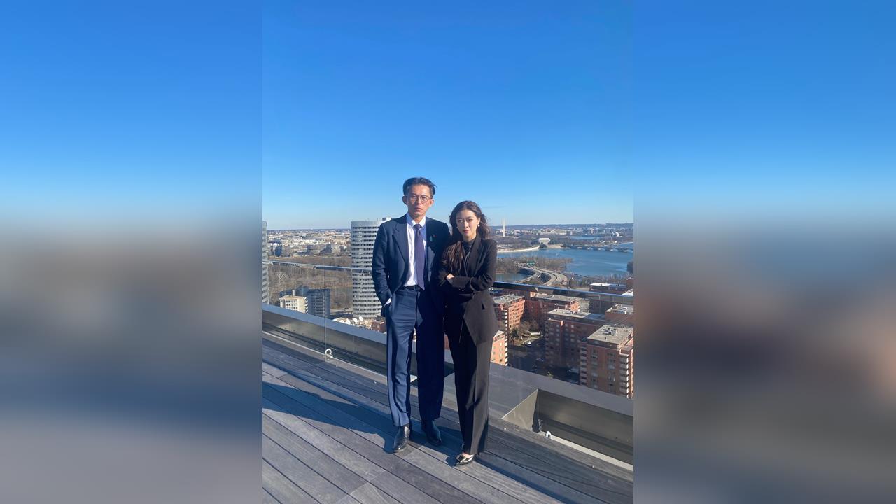 快新聞／華府美景也救不了？黃國昌林子宇合影「眼神死」　詹凌瑀酸像極限生存