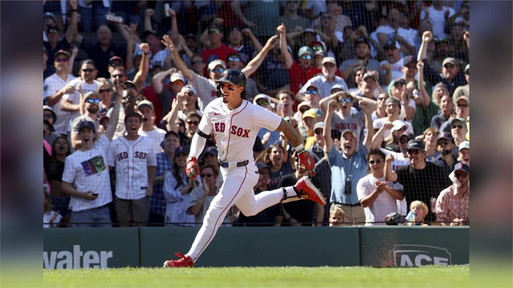 MLB(影)／不用滑壘！紅襪快腿敲「場內三分砲」　繞壘僅花14.71秒創紀錄