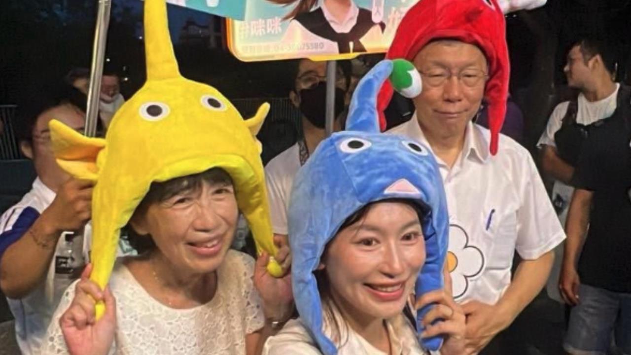 白營美女刺客「邀阿北戴頭套」玩真人COS！陳佩琪也在場「網揪1關鍵」灌爆