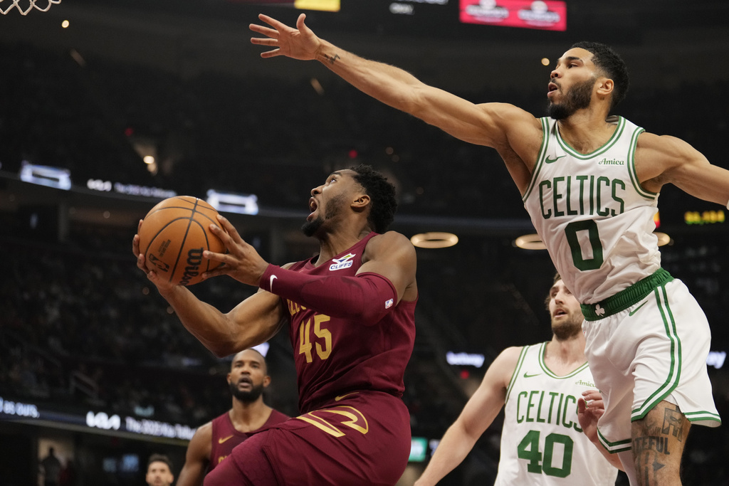 NBA(影)／東區雙雄大火拚！米契爾決勝節狂砍20分對衛冕軍復仇成功