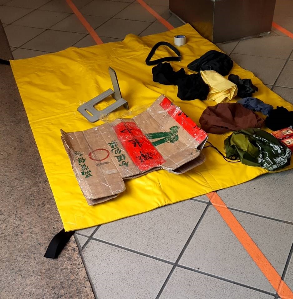 快新聞／高鐵左營站驚傳爆裂物 警封鎖月台拆彈一看...只是「衣服和飲料」